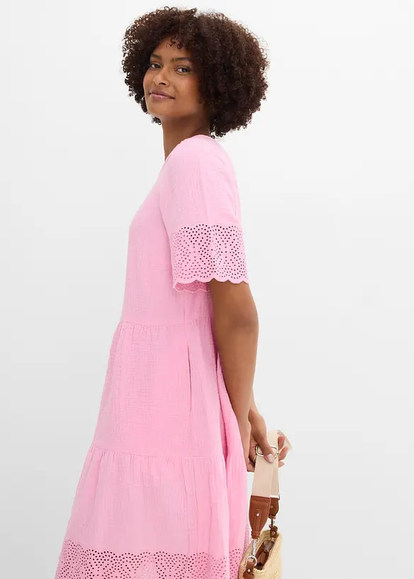 Kleid aus Musselin mit Lochstickerei, bonprix
