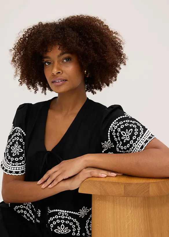 Blouse en broderie anglaise 100% coton, bonprix