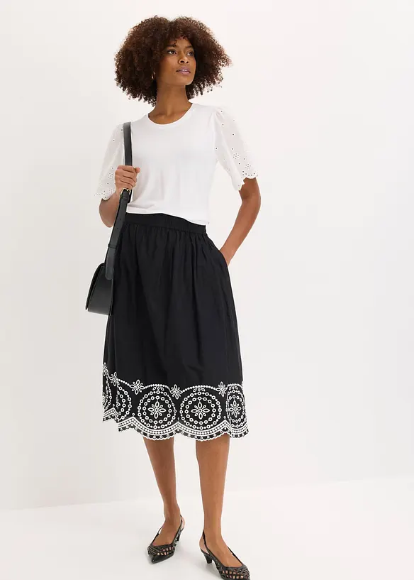 Shirt aus softem Viskose-Mix mit Lochstickerei, bonprix