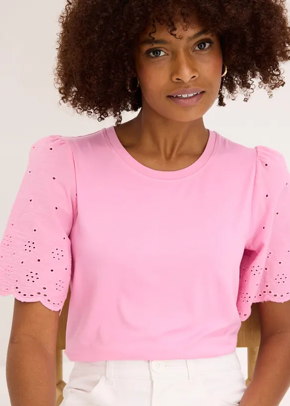 T-shirt doux en viscose extensible avec broderie anglaise, bonprix