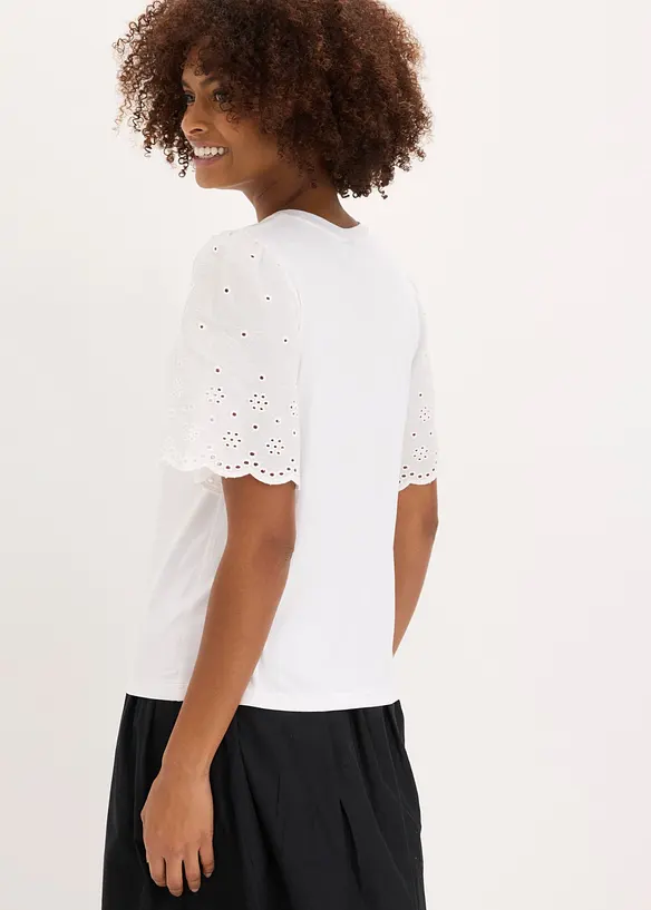 Shirt aus softem Viskose-Mix mit Lochstickerei, bonprix
