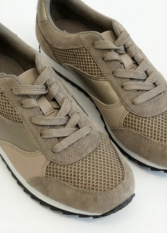 Sneaker mit Mesh-Einsatz, bonprix