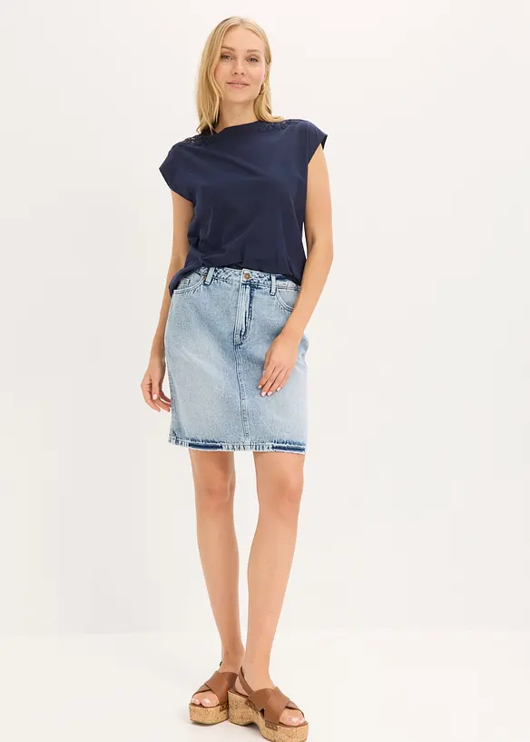 Shirt mit Spitzeneinsatz aus reiner Baumwolle, bonprix