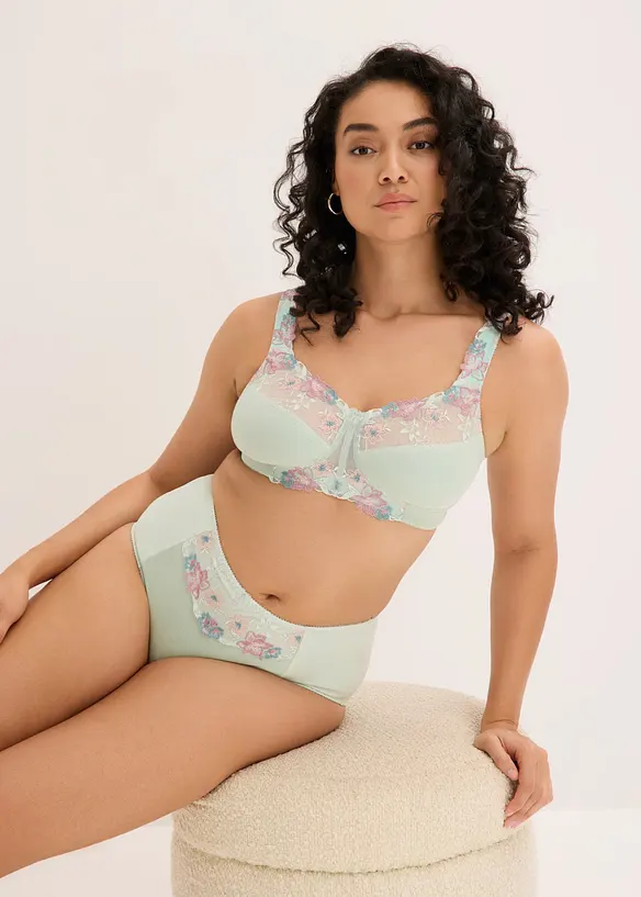 Slip modelant avec broderie d&eacute;licate, bonprix