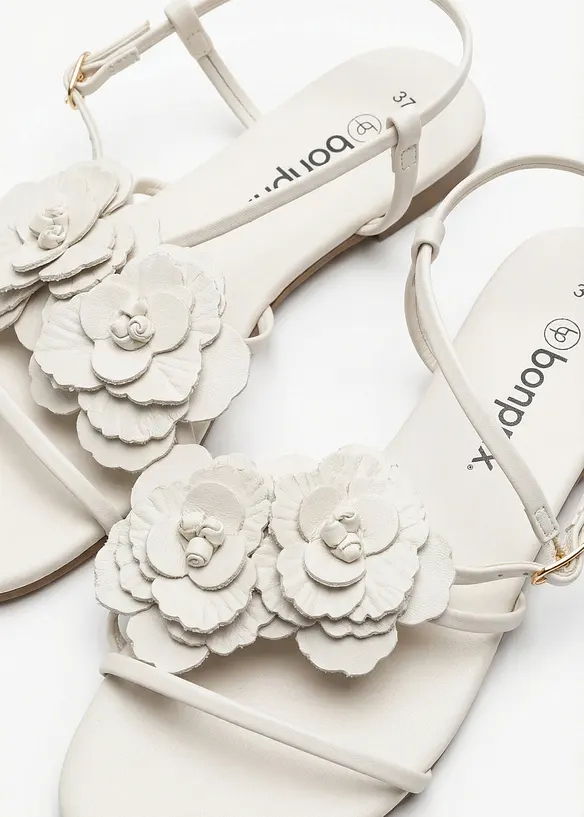 Sandales &agrave; lani&egrave;res et fleurs, bonprix