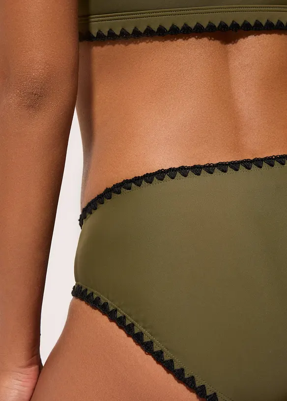 Bikinihose mit Stickerei, bonprix