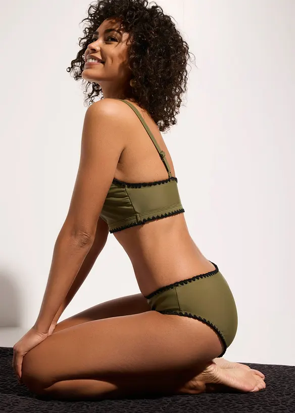 Bikinihose mit Stickerei, bonprix