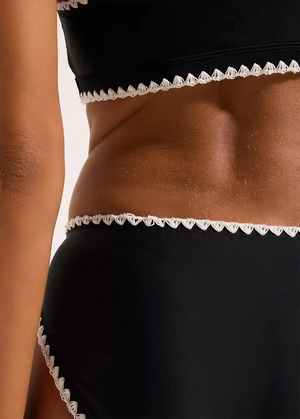 Bikinihose mit Stickerei, bonprix