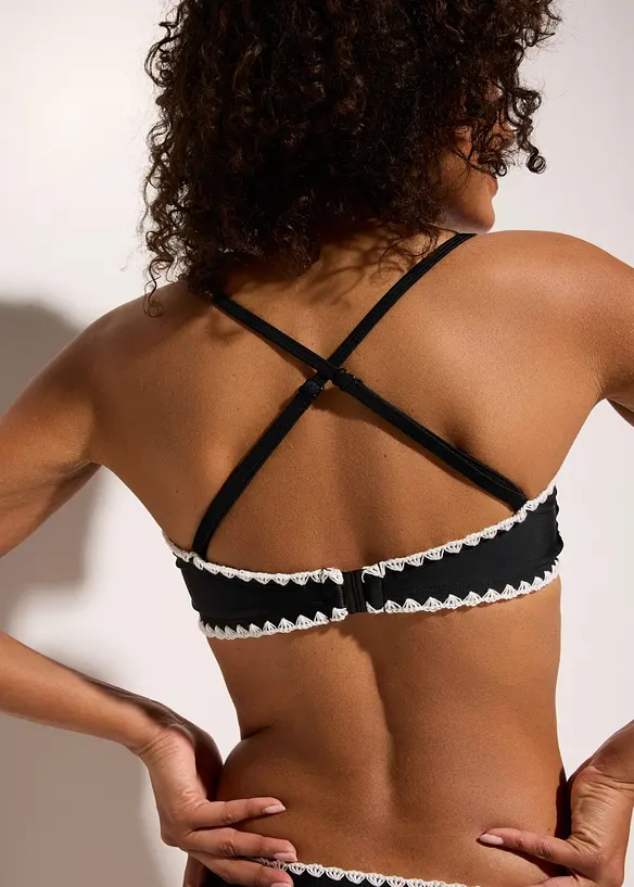 Haut de maillot bandeau orn&eacute; d&rsquo;une broderie, bonprix