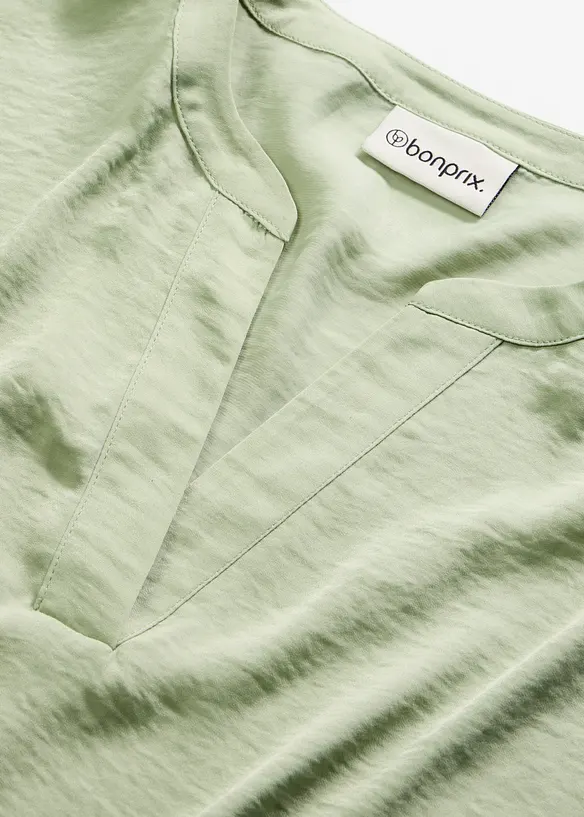 Blouse manches courtes ample en satin avec &eacute;paules descendues, bonprix