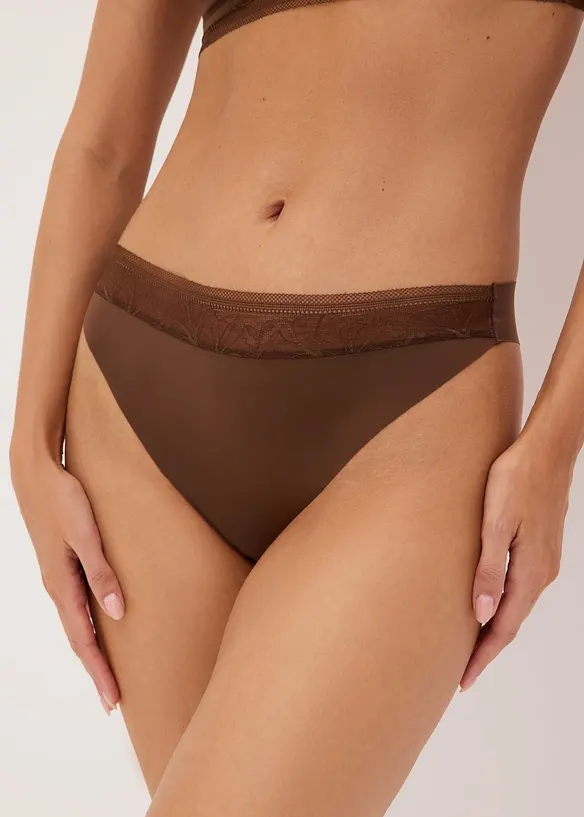 Lasercut-String mit nahtloser Hinterhose, bonprix