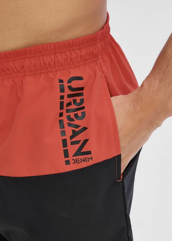 Badeshorts mit Colorblocking, bonprix