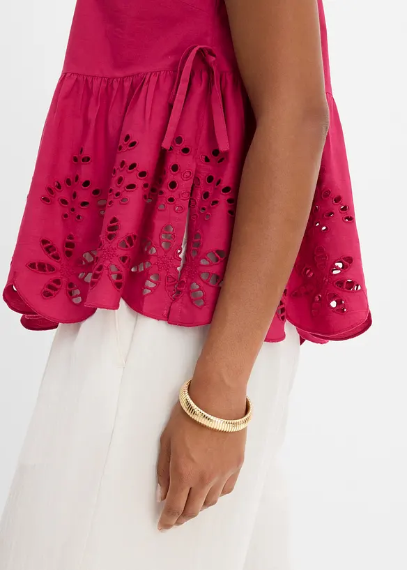Blouse sans manches avec broderies anglaises, fendue sur les c&ocirc;t&eacute;s, bonprix