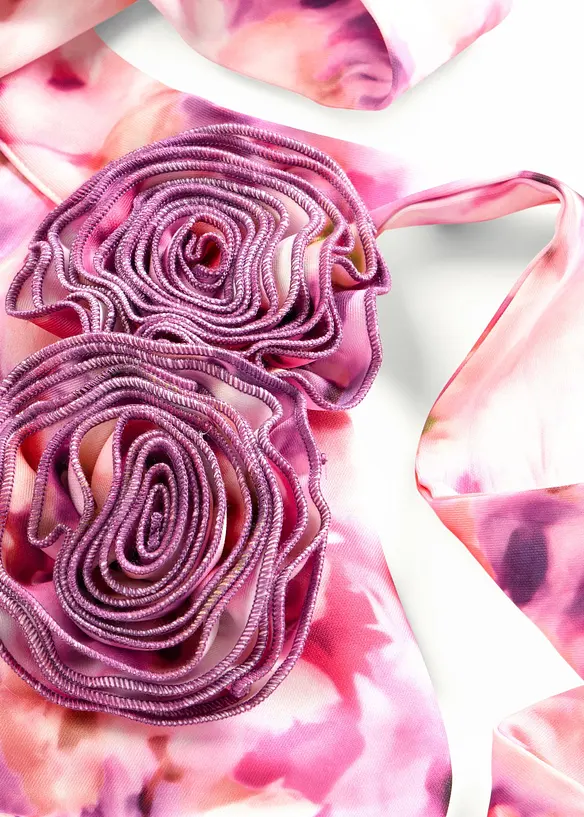 Robe de soir&eacute;e avec fleurs appliqu&eacute;es, bonprix