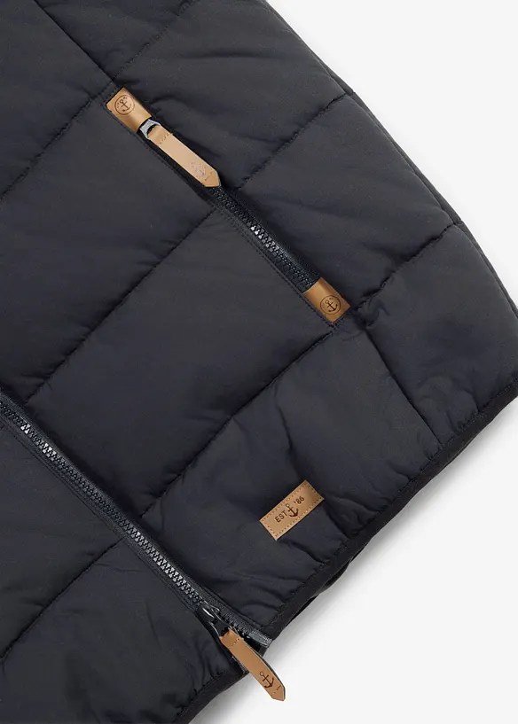 Doudoune sans manches matelass&eacute;e &agrave; capuche et d&eacute;tails enduits, bonprix