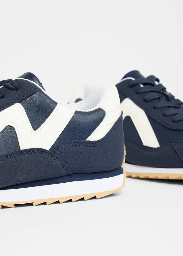 Sneaker mit Profilsohle, bonprix
