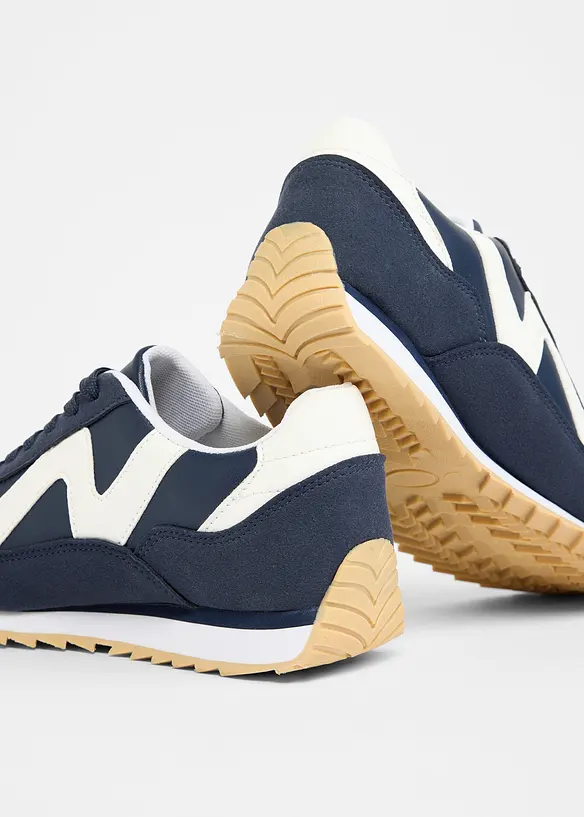 Sneaker mit Profilsohle, bonprix