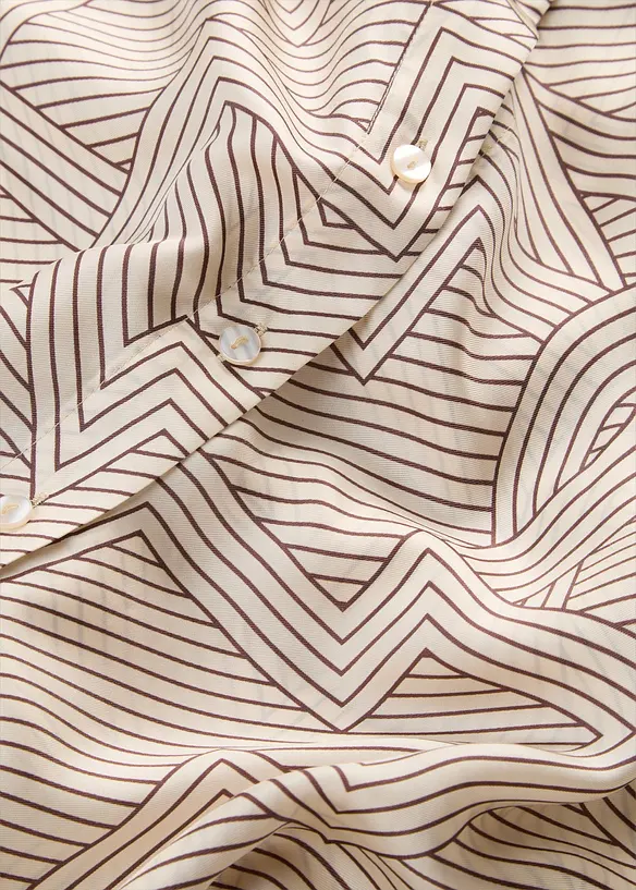 Flie&szlig;ende Hemdbluse mit Seide, bonprix