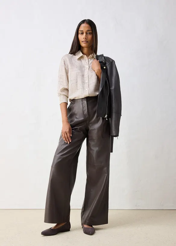 Flie&szlig;ende Hemdbluse mit Seide, bonprix