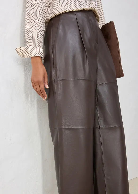 Lederhose mit Bundfalten, bonprix