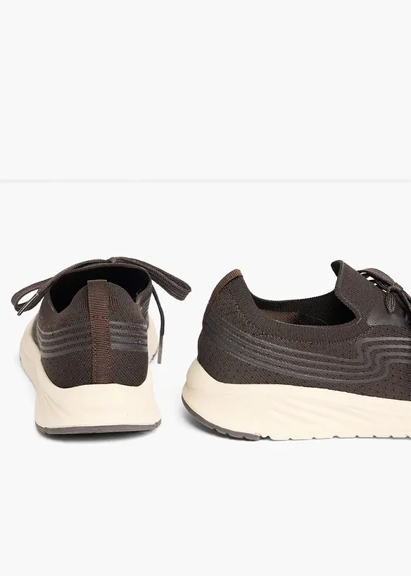 Sneaker aus Soft-Material, bonprix