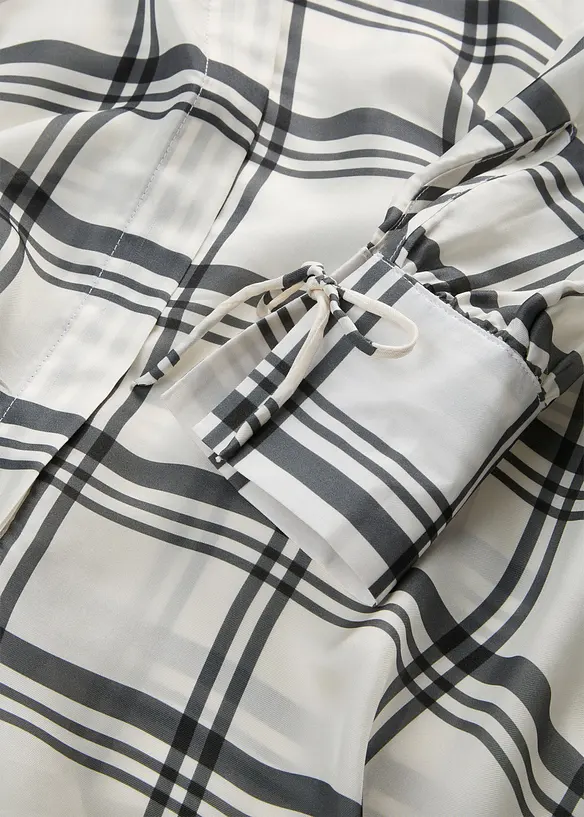 Bluse aus gl&auml;nzendem Seiden-Mix, bonprix