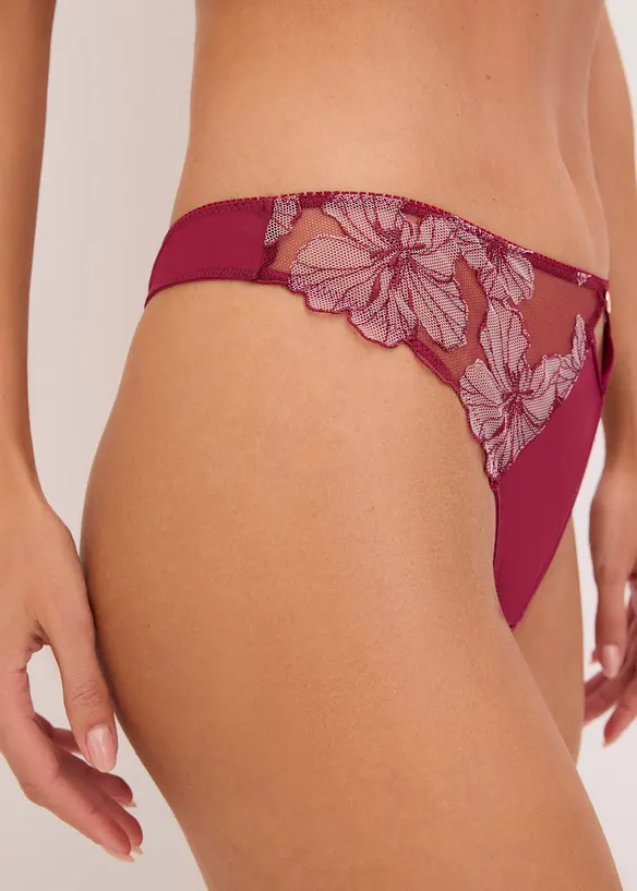 String avec de jolies broderies, bonprix