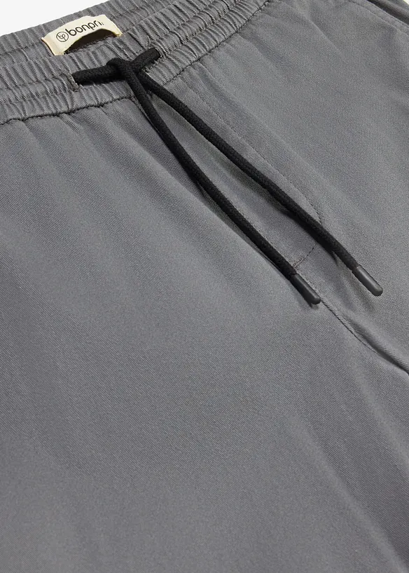 Regular Fit Cargohose mit praktischen Taschen, Straight, bonprix