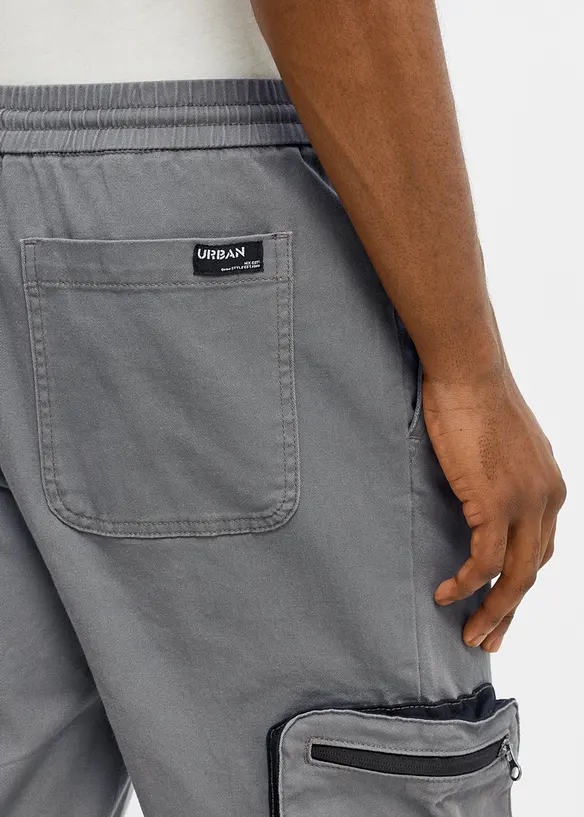 Regular Fit Cargohose mit praktischen Taschen, Straight, bonprix