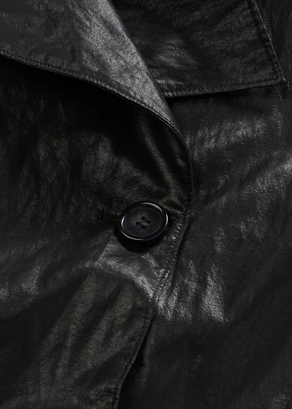Lederimitat-Jacke in Crinkle-Optik, bonprix