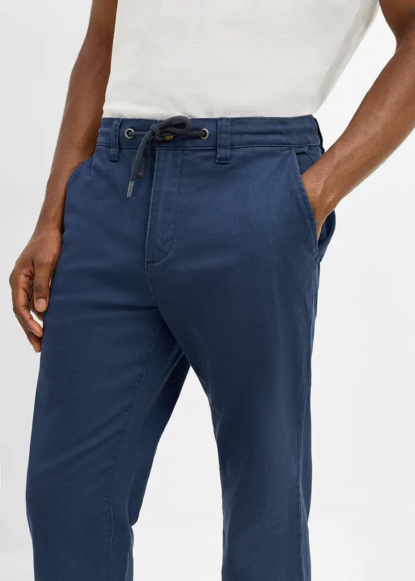 Classic Fit Stretch-Chinohose mit weitem Bein, Straight, bonprix