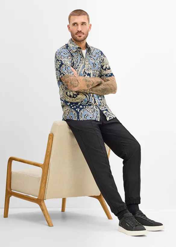 Chemise manches courtes en mati&egrave;re estivale l&eacute;g&egrave;re, bonprix