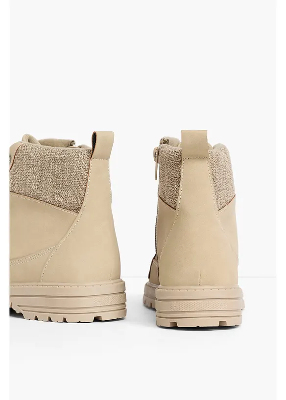 Boots lac&eacute;es &agrave; semelle crant&eacute;e, bonprix
