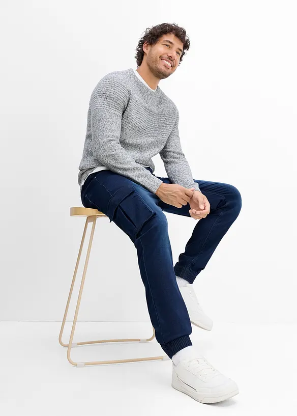 Jean jogger Slim Fit &agrave; taille &eacute;lastiqu&eacute;e et poches cargo, droit, bonprix