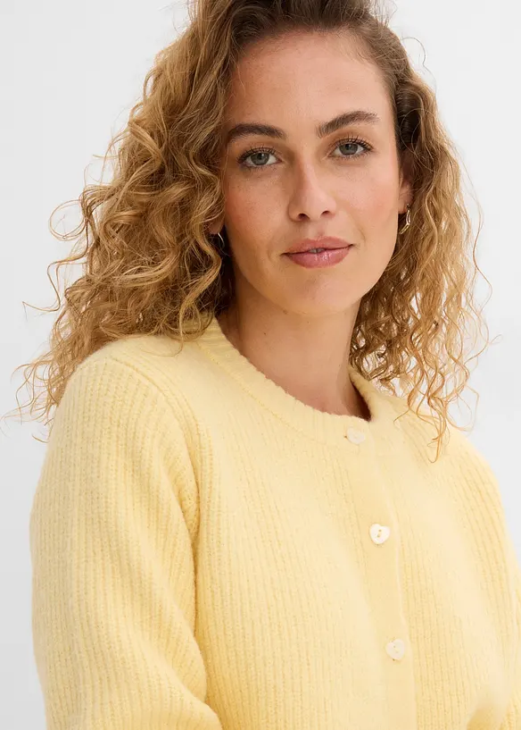 Strickjacke mit Herzkn&ouml;pfen, bonprix