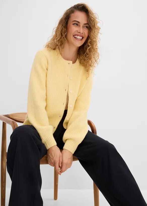 Strickjacke mit Herzkn&ouml;pfen, bonprix