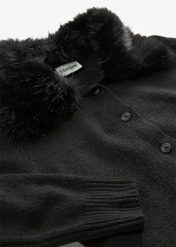 Taillierte Strickjacke mit Kunstfellkragen, bonprix