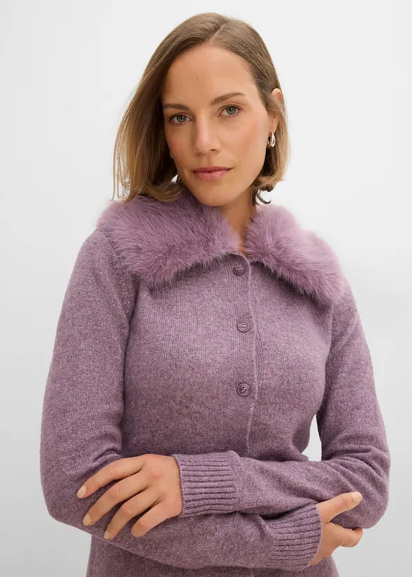 Taillierte Strickjacke mit Kunstfellkragen, bonprix