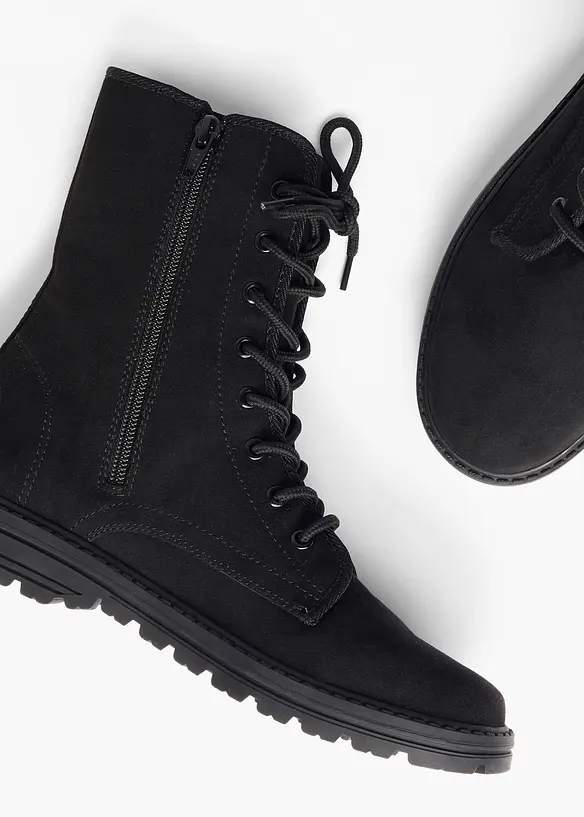 Boots lac&eacute;es &agrave; semelle crant&eacute;e, bonprix