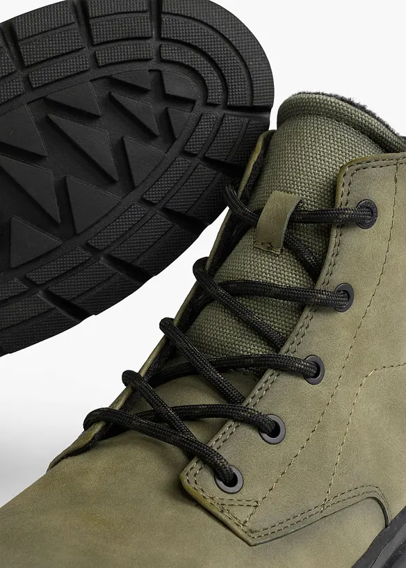 Boots lac&eacute;es Bugatti &agrave; semelle crant&eacute;e, Bugatti