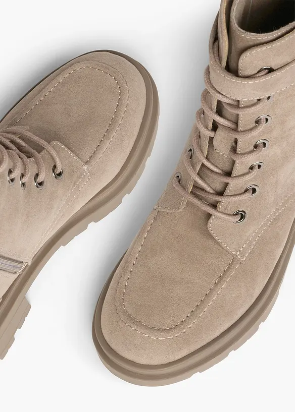 Boots lac&eacute;es avec boucle, bonprix