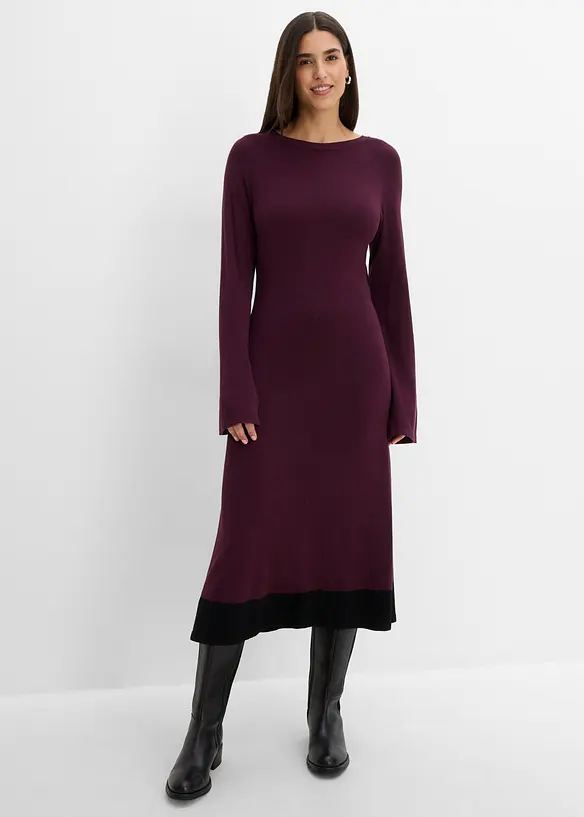 Robe en maille &agrave; d&eacute;tails contrastants, bonprix
