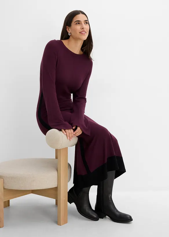 Robe en maille &agrave; d&eacute;tails contrastants, bonprix