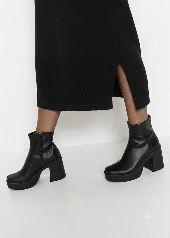 Robe midi oversize en maille, bonprix