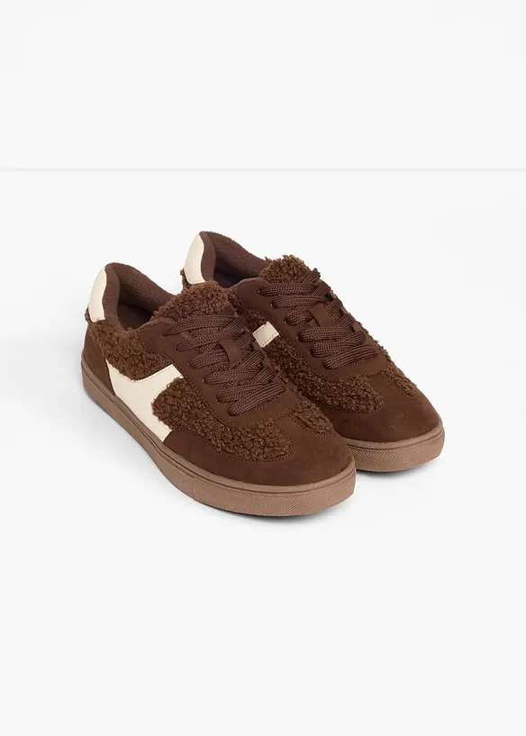 Sneakers r&eacute;tro fourr&eacute;es, bonprix
