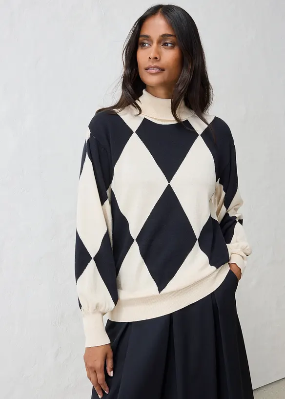 Pull col roul&eacute; en fine maille, bonprix