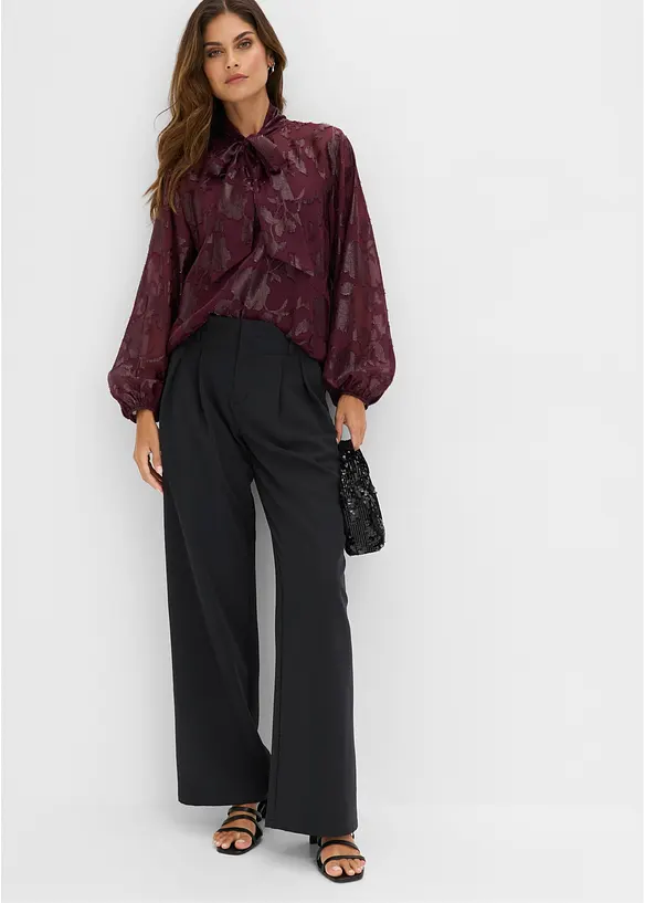Blouse ample &agrave; broderies, bonprix