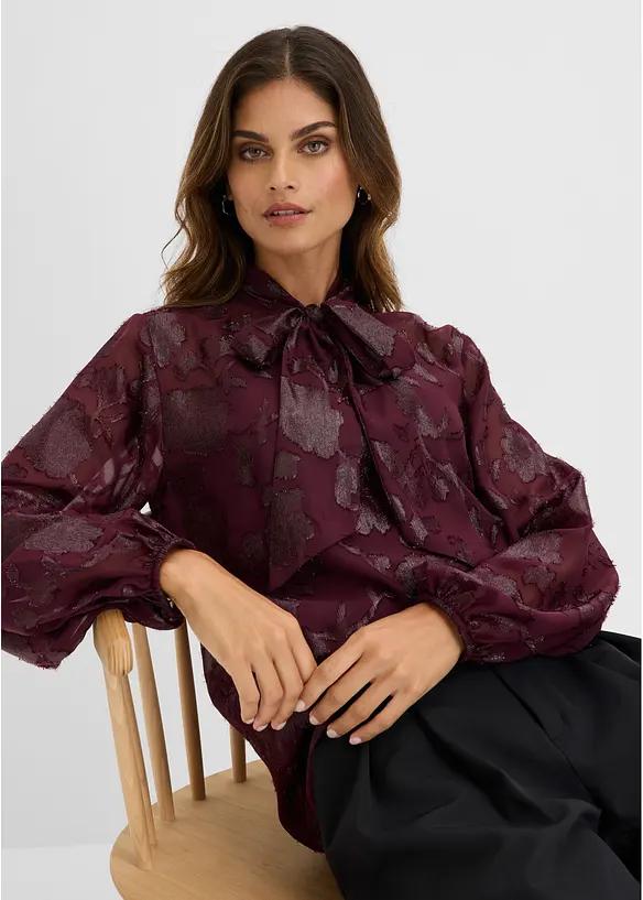 Blouse ample &agrave; broderies, bonprix