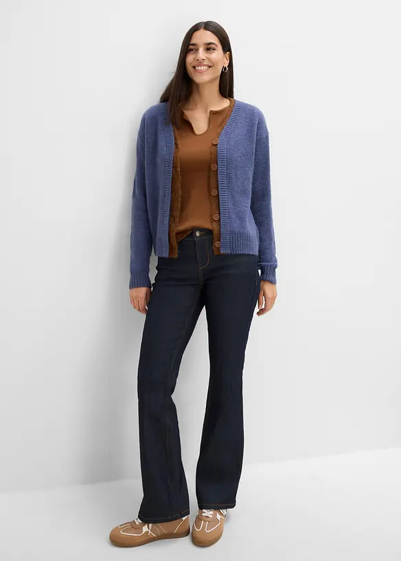 Strickjacke mit Kontrasteins&auml;tzen, bonprix