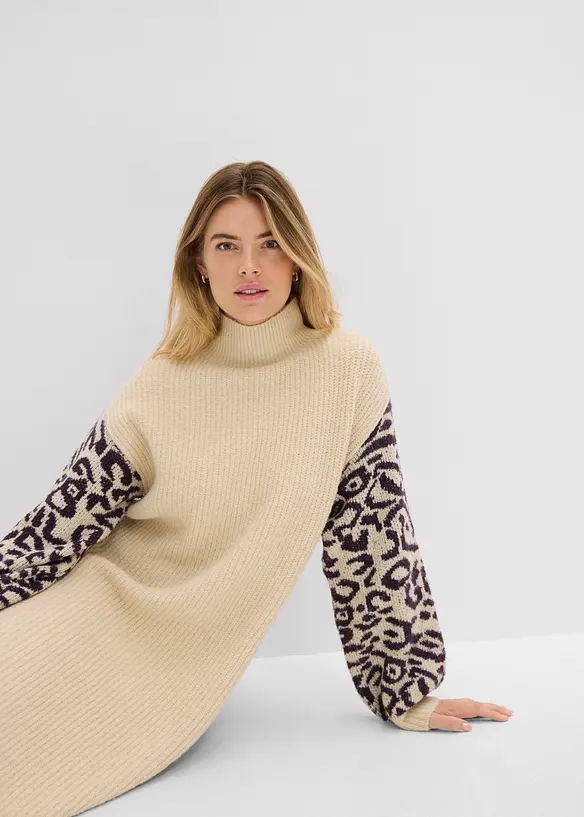 Oversized Strickkleid mit Leomuster, bonprix
